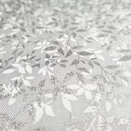Bild von Patchworkstoff Blätter silber grau weiß