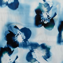 Bild von  Viskose Webware Blumen, wasserblau