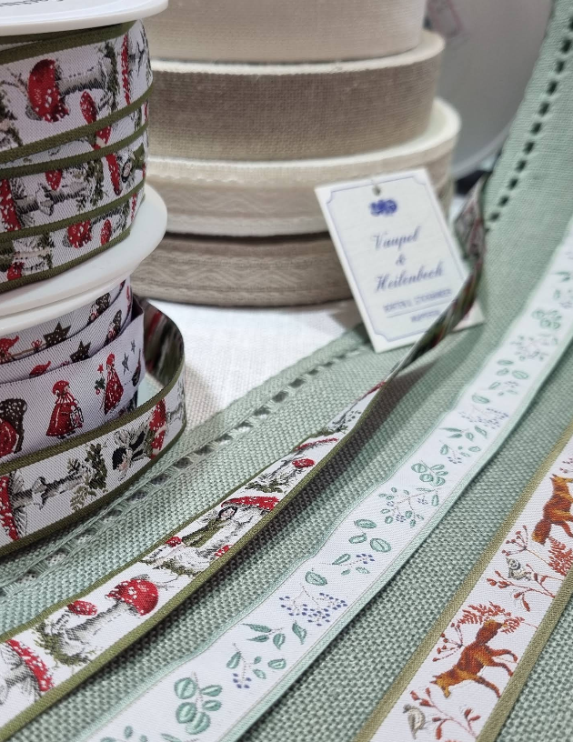 Webbänder und Borten mit Motiven im Handarbeitsgeschäft in Annaberg-Buchholz